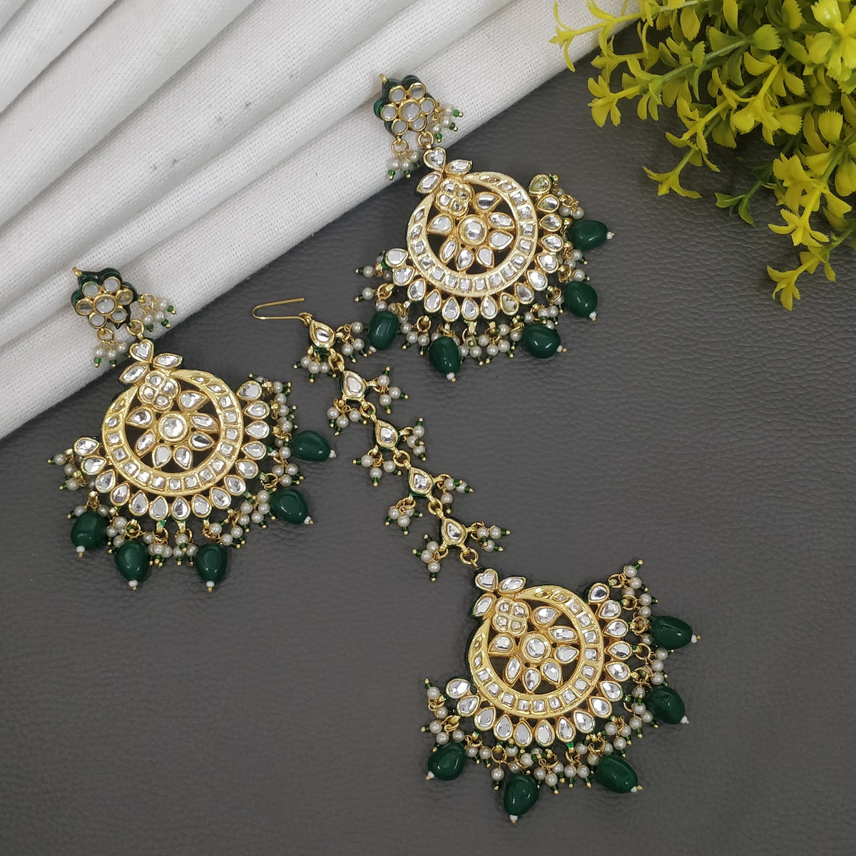 Golden Brass Beautiful Kundan Maang Tikka & Earrings, Size: Free Size at Rs  399/set in Mumbai